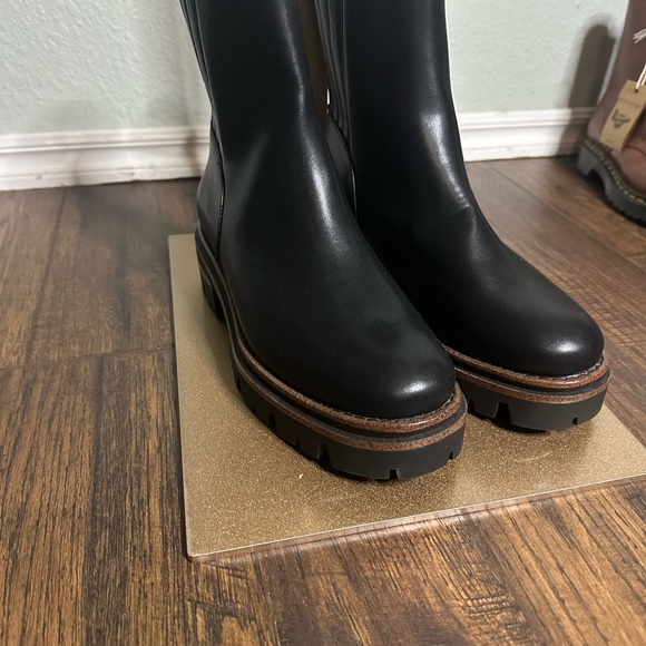 Korks | Black Boots with Chunky Sole - Picture 1 of 6